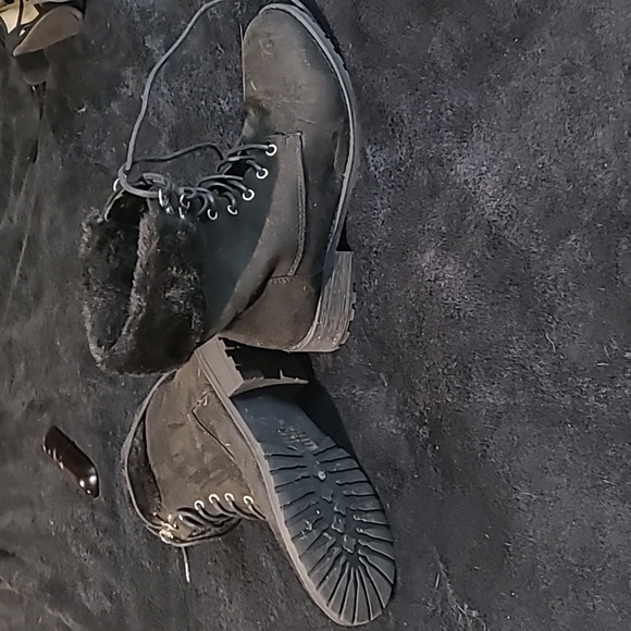 Black Boots - Picture 2 of 2